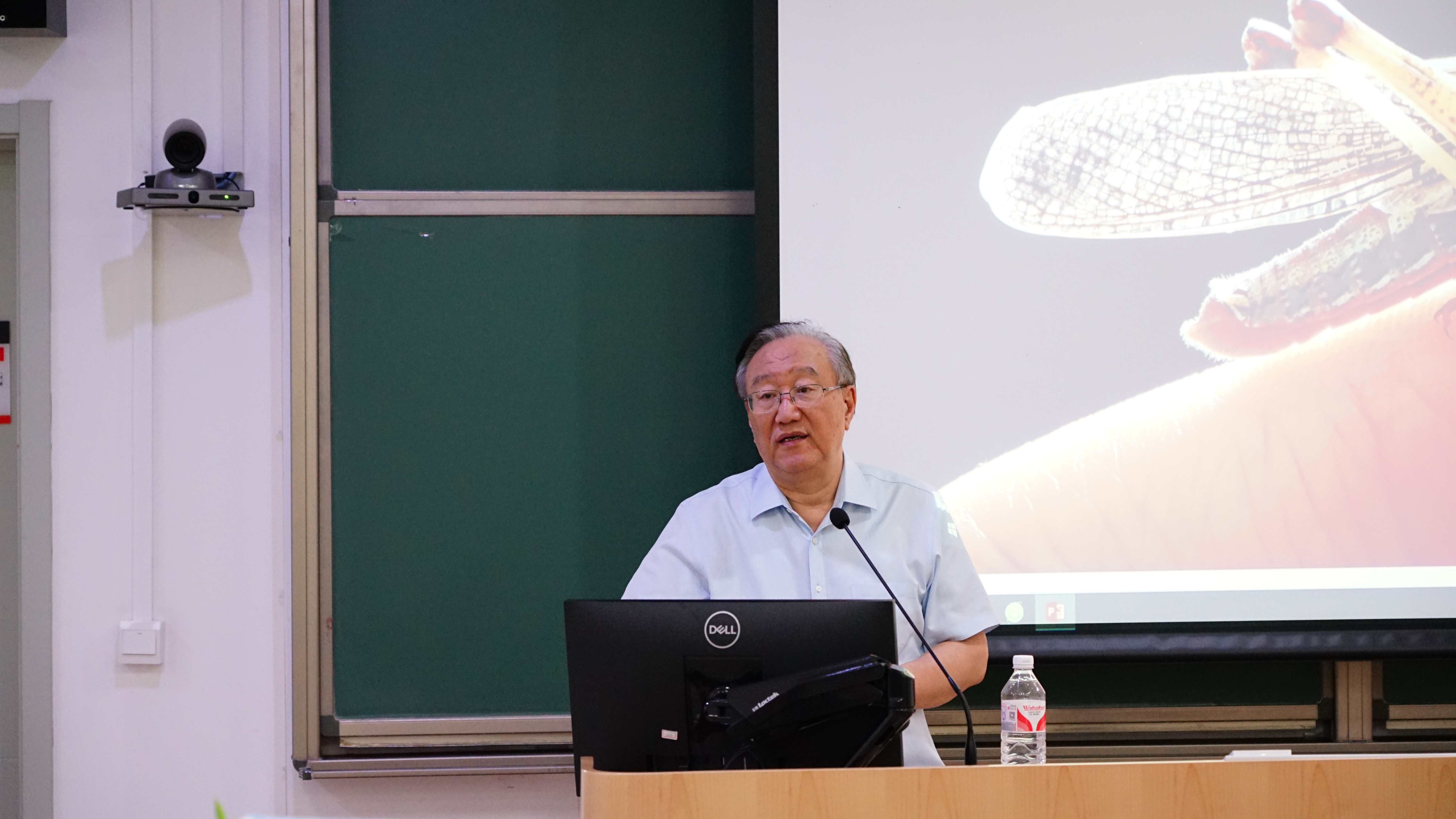 康乐院士讲述“蝗虫信息素的感知